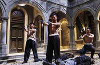 Кадр Пусть летят пули