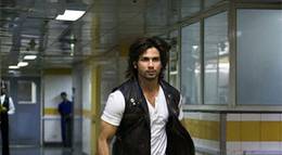 Кадр из фильма "Негодяи" - 1