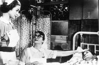 Кадр Так держать... Медсестра