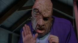 Кадр из фильма "Существо в корзине 2" - 2