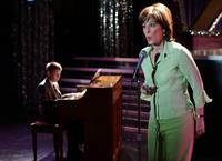 Кадр Малкольм в центре внимания