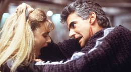 Кадр из фильма "Что-то не отсюда (мини-сериал)" - 2