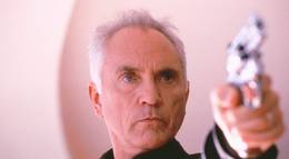 Кадр из фильма "Англичанин" - 2