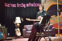 Кадр Будь моим парнем на пять минут