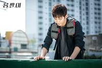 Кадр Ён Паль: Подпольный доктор