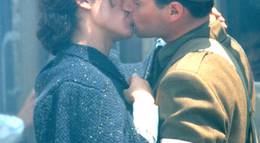 Кадр из фильма "В любви и войне" - 1