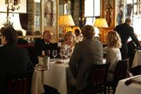 Кадр Полночь в Париже