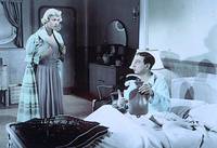 Кадр Апрель в Париже