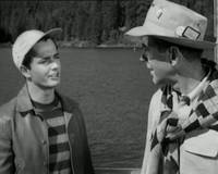 Кадр Стучись в любую дверь