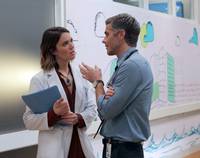 Кадр Красные браслеты 