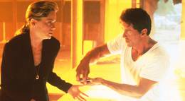 Кадр из фильма "Специалист" - 1