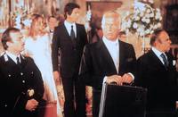 Кадр С завтрашнего дня мы богаты и честны