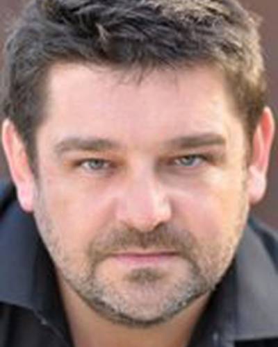 Кевин П. Кернс фото