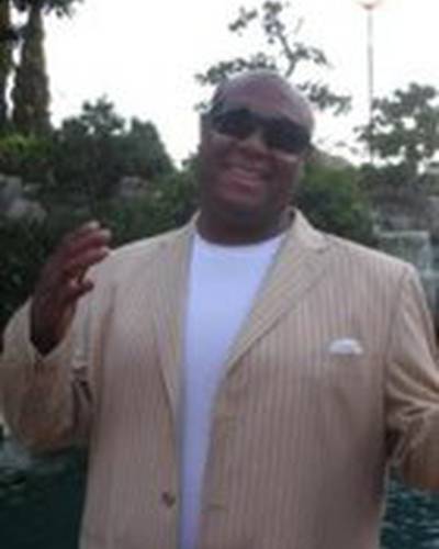 Трой Роулэнд фото