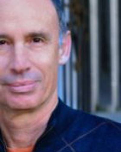 Чак Исен фото