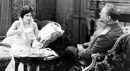 Кадр из фильма "Последний приказ" - 2