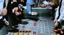 Кадр из фильма "Неприкасаемые" - 2