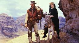 Кадр из фильма "Два мула для сестры Сары" - 1