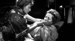 Кадр из фильма "Ангел-истребитель" - 1