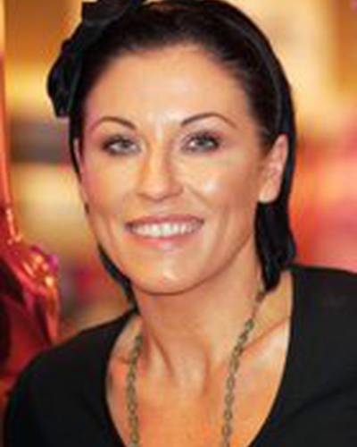 Джесси Уоллес фото