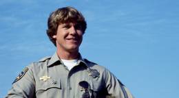 Кадр из фильма "Калифорнийский дорожный патруль" - 2