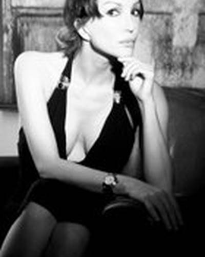 Анушка Ренци фото