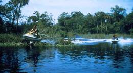 Кадр из фильма "Остров МакКинси" - 2