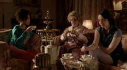 Кадр из фильма "Таймлесс 2: Сапфировая книга" - 1