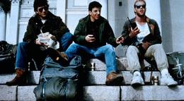 Кадр из фильма "Рожденный американцем" - 2