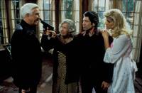 Кадр Голый пистолет 33 1/3: Последний выпад