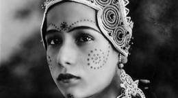 Кадр из фильма "Свет Азии" - 2