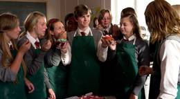 Кадр из фильма "Тост" - 1