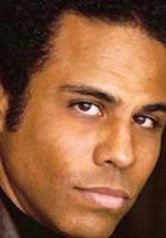 Адам Лазарр-Уайт фото