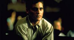 Кадр из фильма "Форс-мажор" - 2