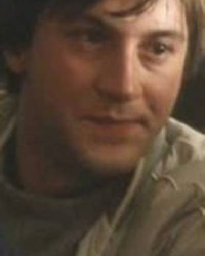 Эшли Баркер фото