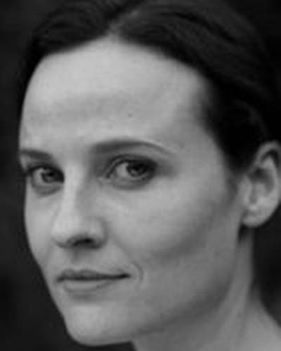 Кэролин Томкинсон фото