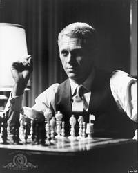 Кадр Афера Томаса Крауна