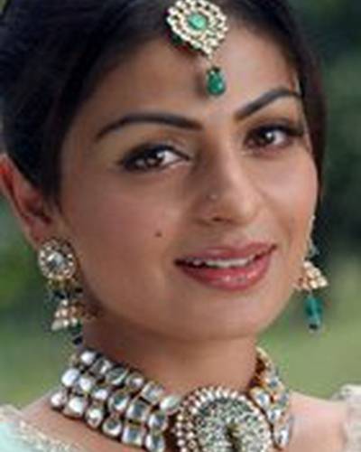 Ниру Баджва фото