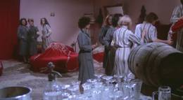 Кадр из фильма "Лагерь СС №5: Женский ад" - 2