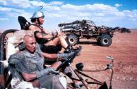 Кадр Безумный Макс 3: Под куполом грома