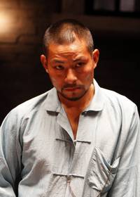 Кадр Пусть летят пули