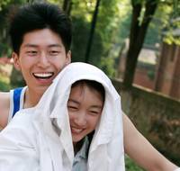 Кадр Под ветвями боярышника