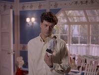 Кадр Существо в корзине 2