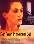 Постер из фильма "В постели с врагом" - 1