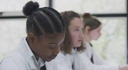 Кадр из фильма "Малышка зомби" - 1