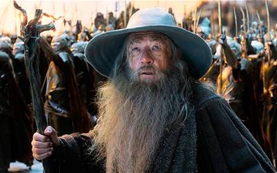 В кино на этой неделе: прощание с «Хоббитом», злой Киану Ривз и Кроненберг