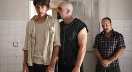 Кадр из фильма "Камера 211" - 2