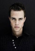 Крис Оливеро фото