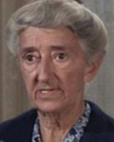 Альмира Сешнс фото