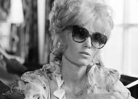 Кадр Бродвей Денни Роуз